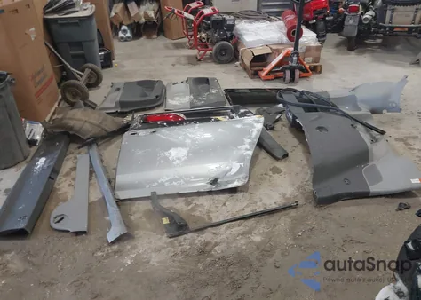 2015 Toyota Sienna Xle 7 Passenger z USA, uszkodzony, nr VIN 5TDDK3DC1FS119408